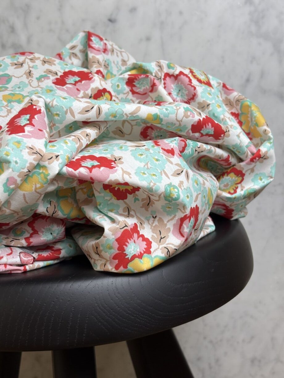 Tissu Popeline De Coton Imprimé Floral Flavia Rose Tissus Au Mètre Nuances Fabrics 1