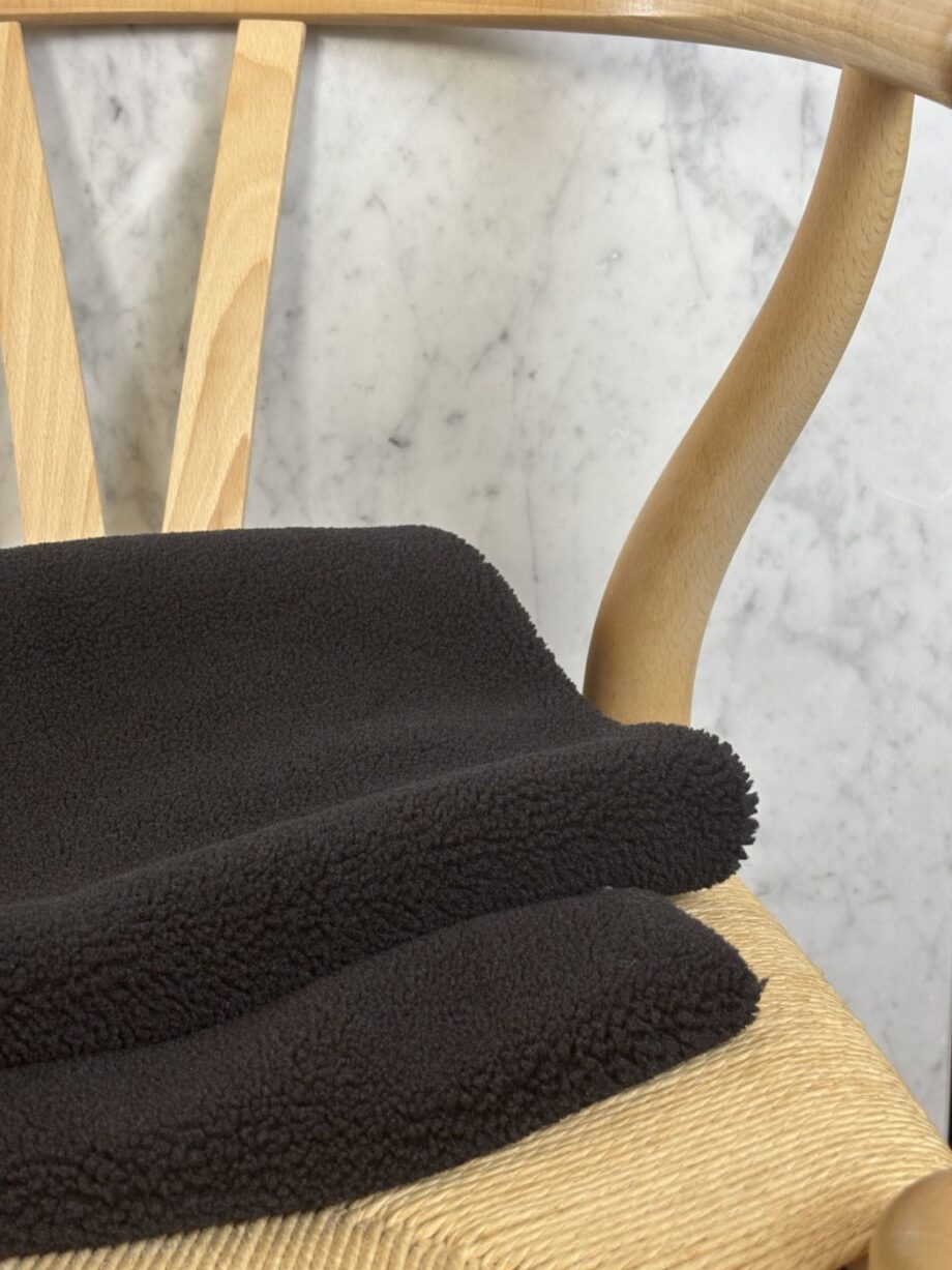 Tissu Tabara Sherpa Effet Mouton Black Tissus Au Mètres Nuances Fabrics 4