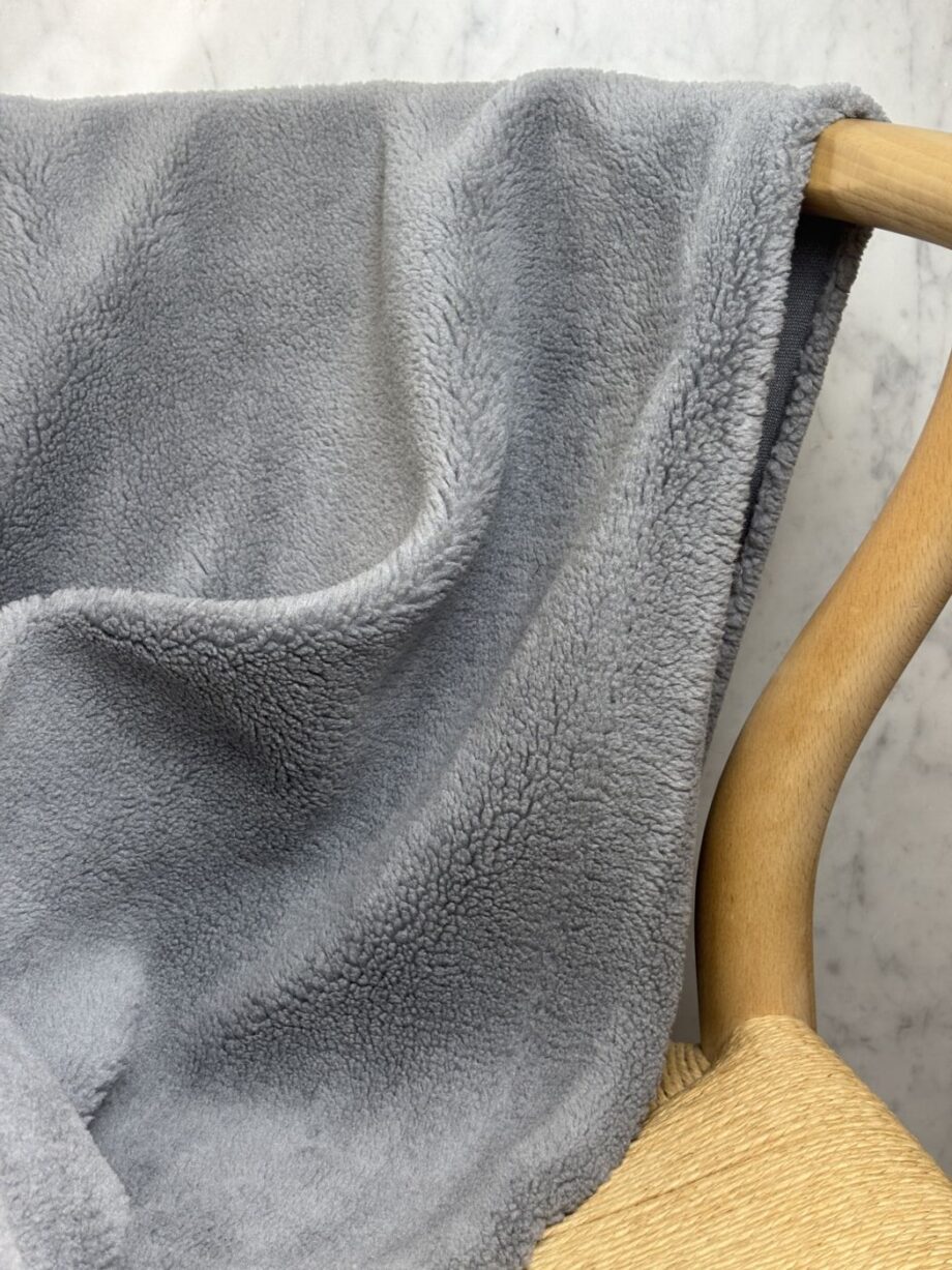 Tissu Tabara Sherpa Effet Mouton Grey Tissus Au Mètres Nuances Fabrics 3