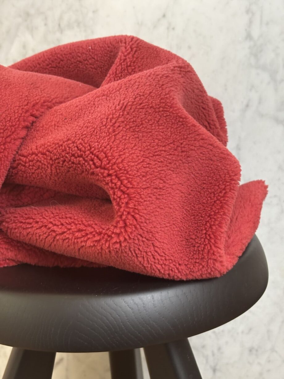 Tissu Tabara Sherpa Effet Mouton Red Wine Tissus Au Mètres Nuances Fabrics 1