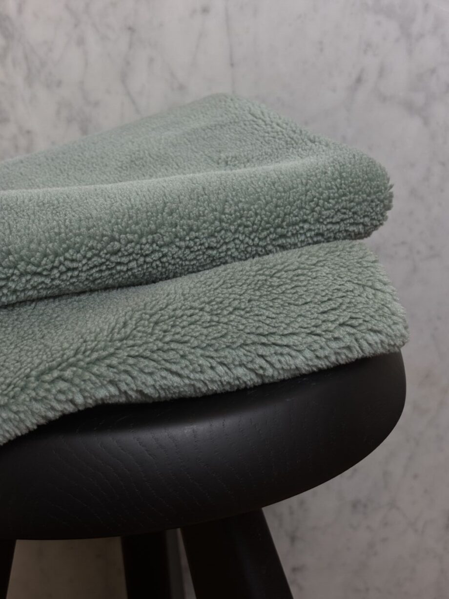 Tissu Tabara Sherpa Effet Mouton Sage Green Tissus Au Mètres Nuances Fabrics 4