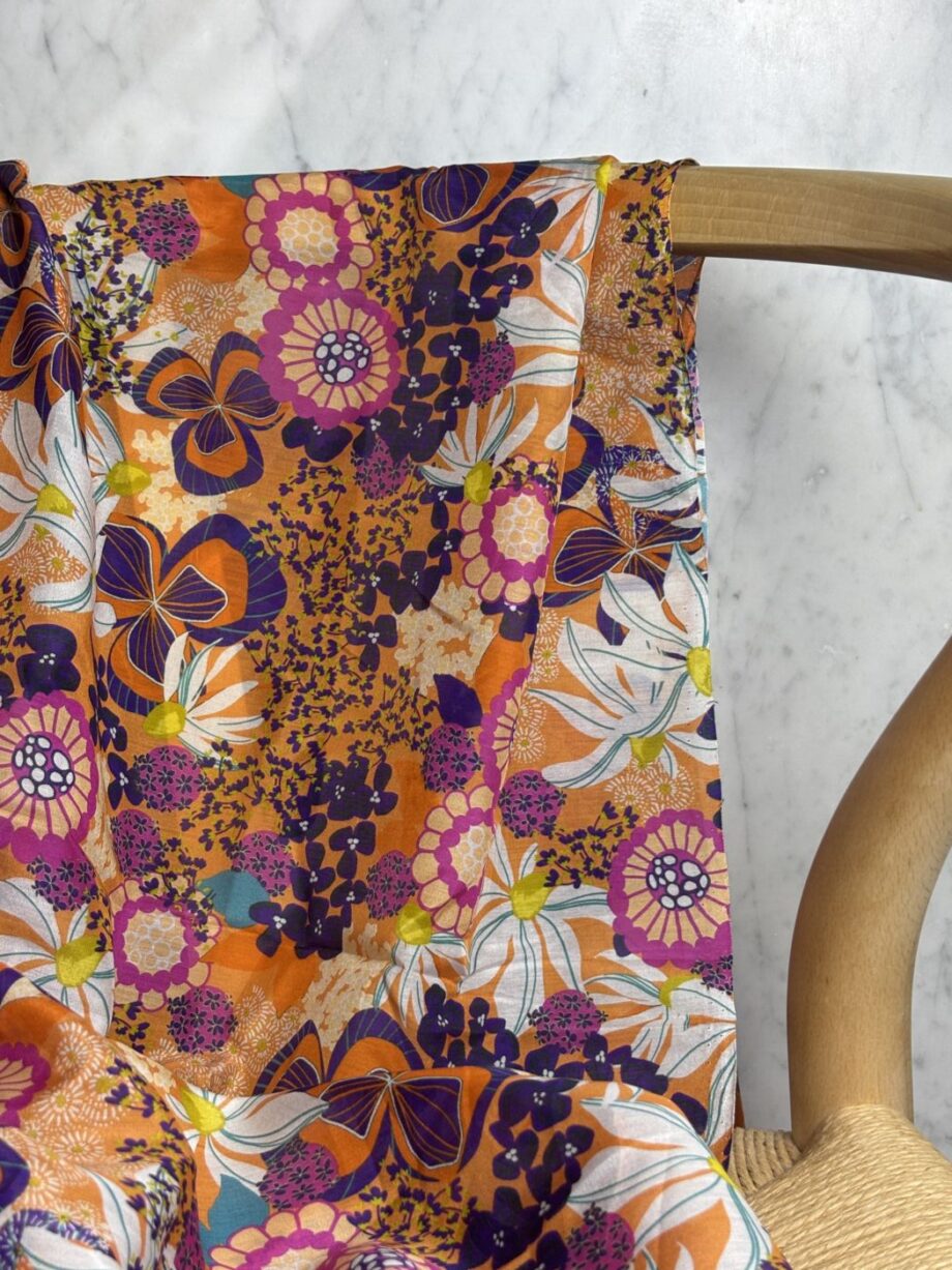Issu Chiara Coton Soie Imprimé Floral Orange Tissus Au Mètre Nuances Fabrics 2