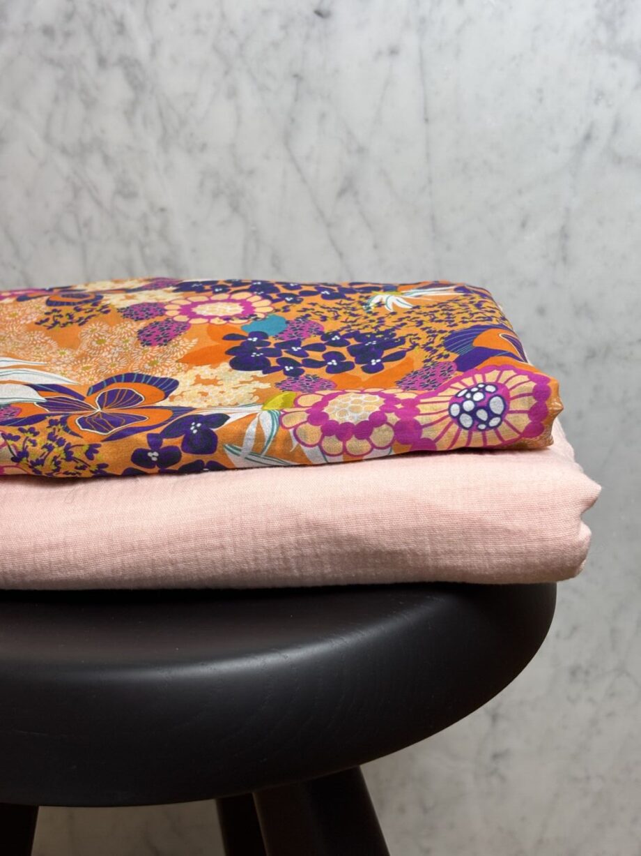 Issu Chiara Coton Soie Imprimé Floral Orange Tissus Au Mètre Nuances Fabrics 5