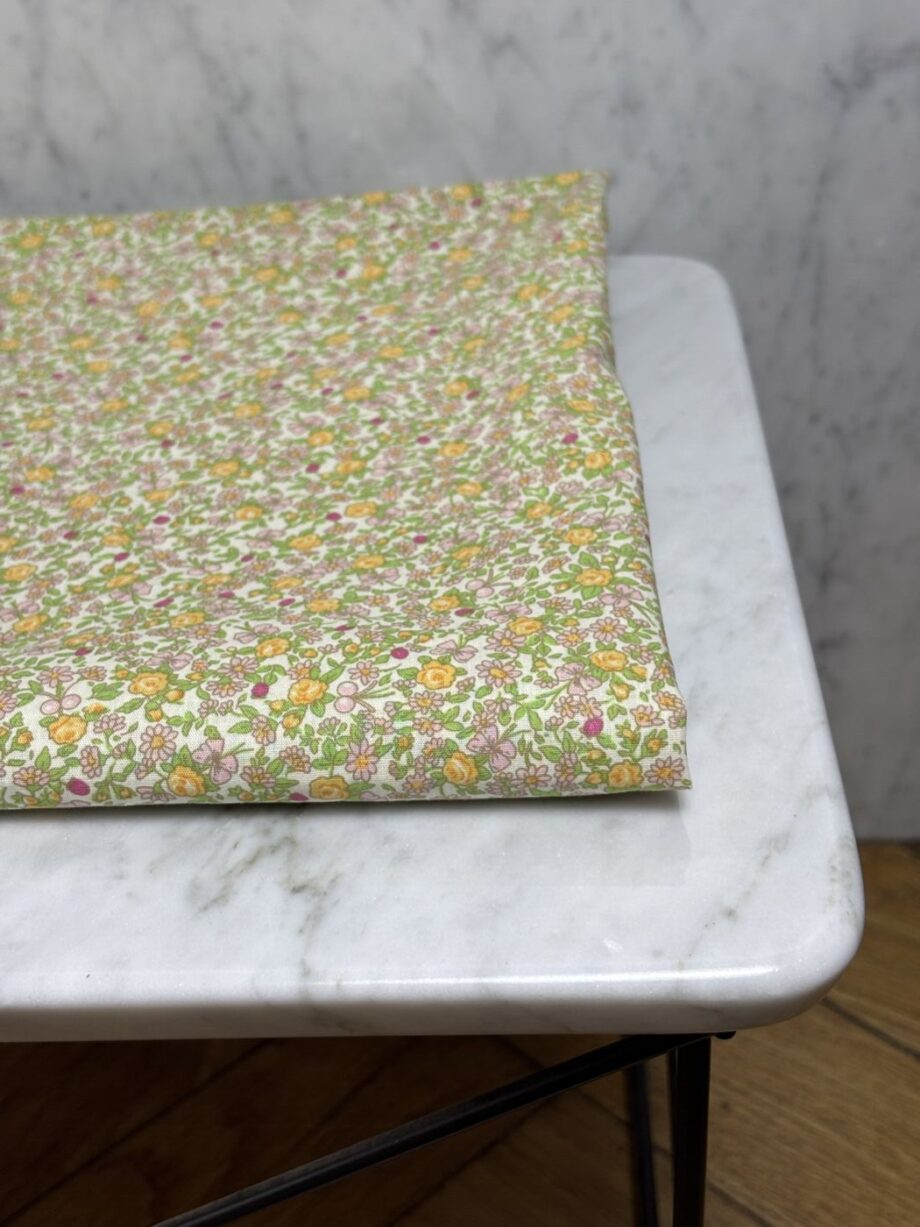 Tissu Coton Imprimé Fleuri Katie Jaune Tissus Au Mètres Nuances Fabrics 5
