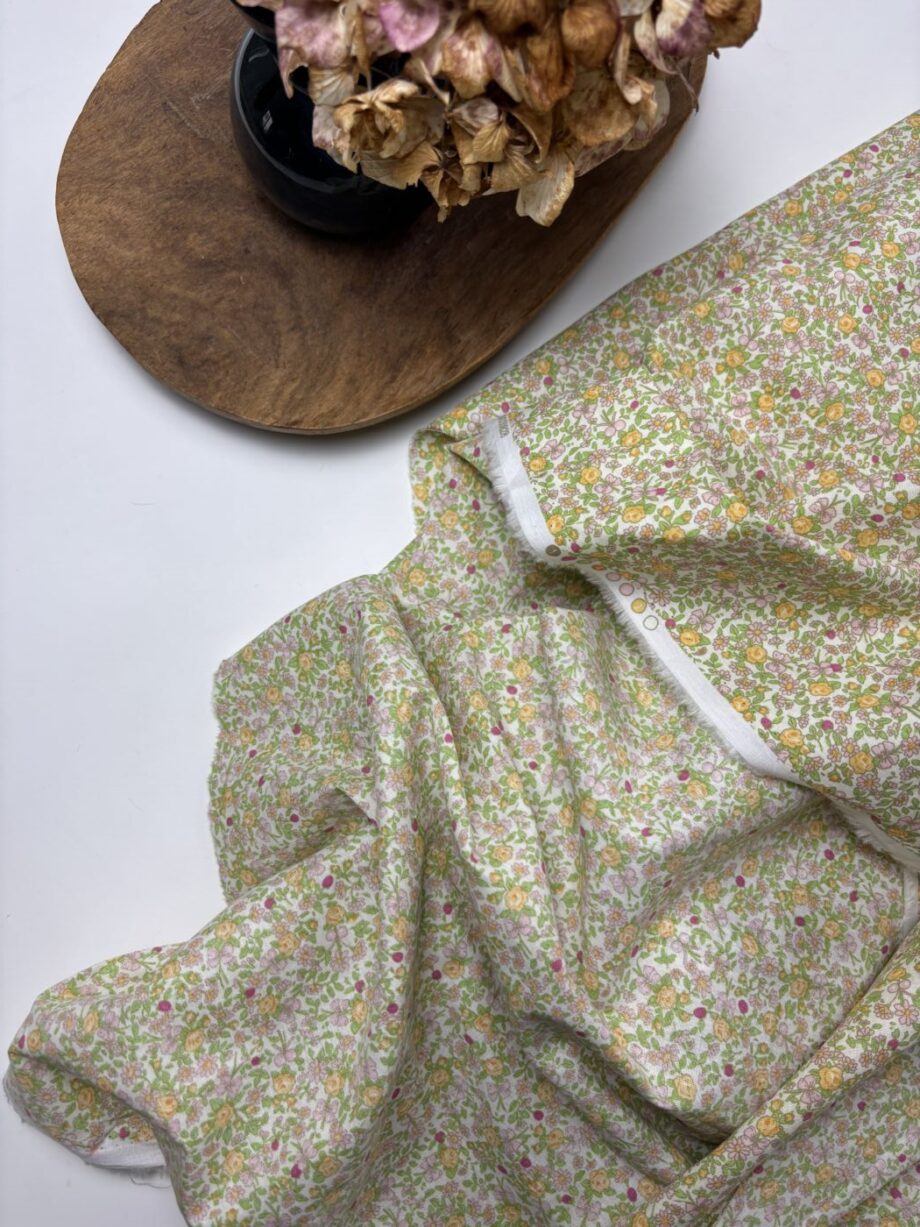 Tissu Coton Imprimé Fleuri Katie Jaune Tissus Au Mètres Nuances Fabrics 6