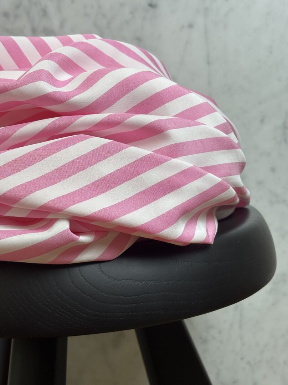 Tissu Harmony Rose Coton Et Polyester Tissus Au Mètre Nuances Fabrics 1