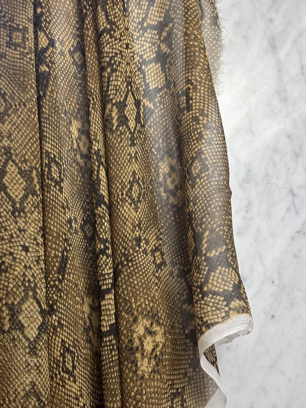 Tissu Donna Mousseline Soie Imprimé Python Tissus Au Mètre Nuances Fabrics 4