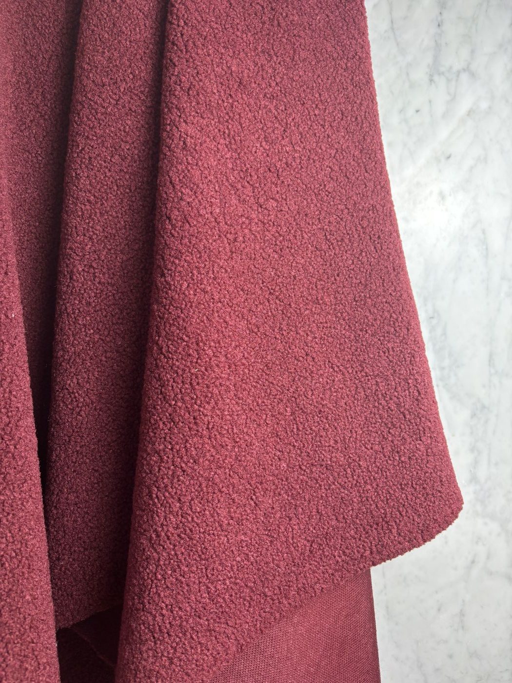 Sherpa Céline Bordeaux Tissus Au Mètre Nuances Fabrics 3