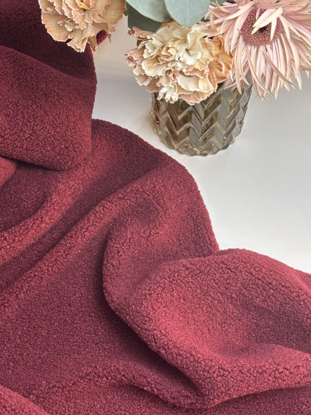 Sherpa Céline Bordeaux Tissus Au Mètre Nuances Fabrics 5