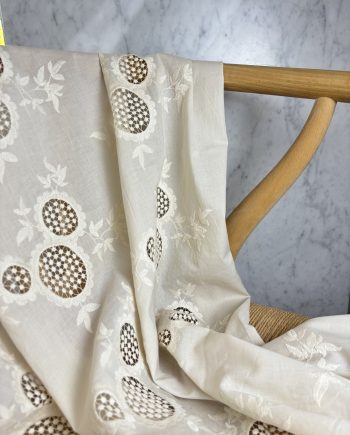 Tissu Lindsey Coton Broderie Anglaise & Guipure Coloris Sable Tissus Au Mètre Nuances Fabrics 1