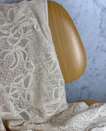 Tissu Carey Guipure Rebrodée Et Crochet Tissus Au Mètre Nuances Fabrics 1