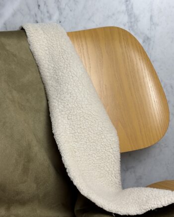 Tissu Merry Sherpa Effet Mouton Peau Lainée Kaki Tissus Au Mètre Nuances Fabrics 1